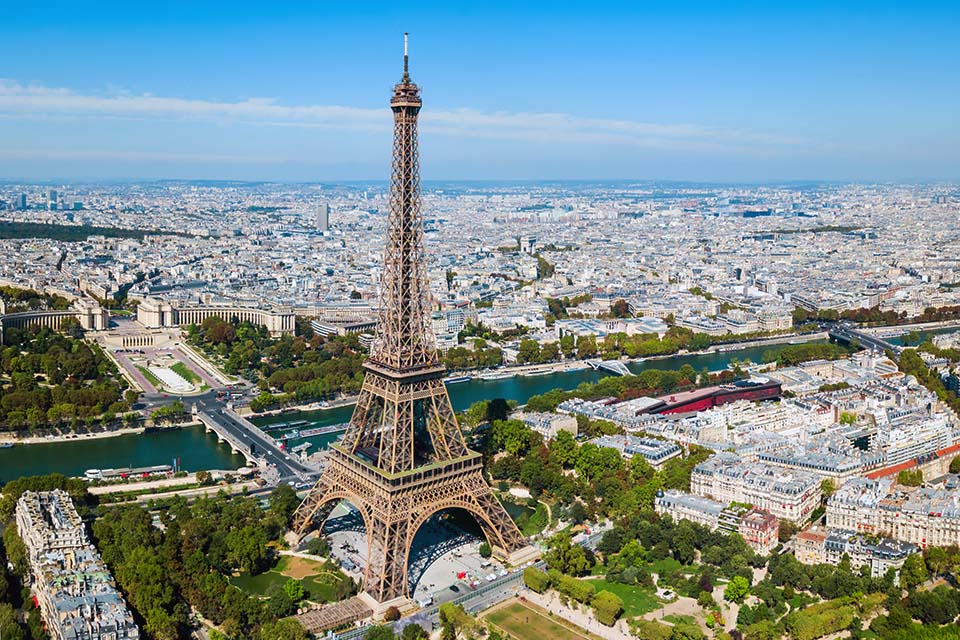 Climb the Eiffel Tower in Paris » Paris Whatsup