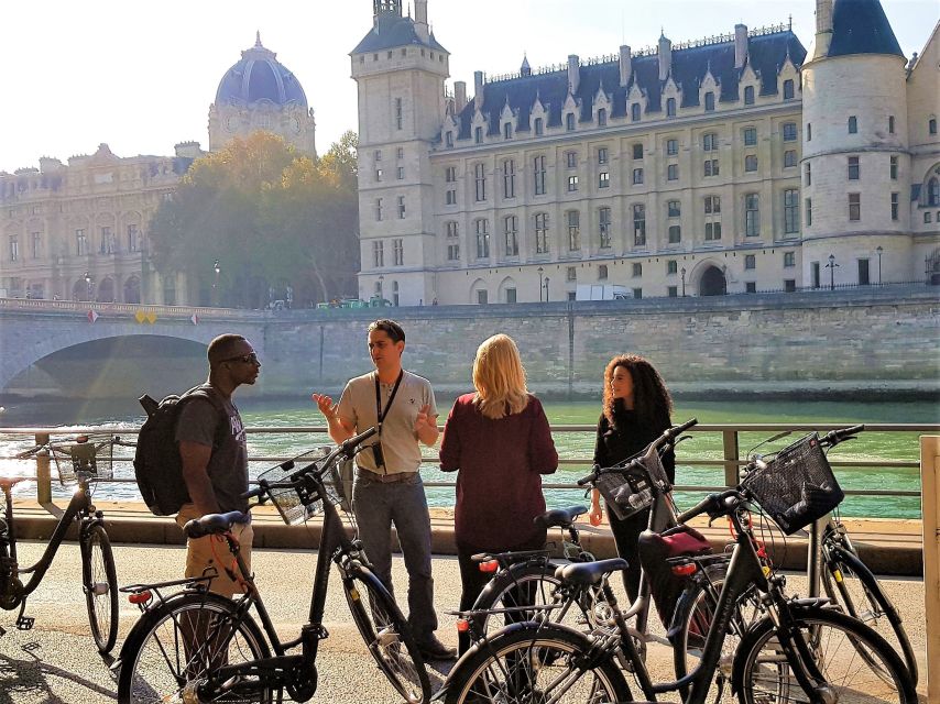Nooks and Crannies Bike Tour Paris » Paris Whatsup